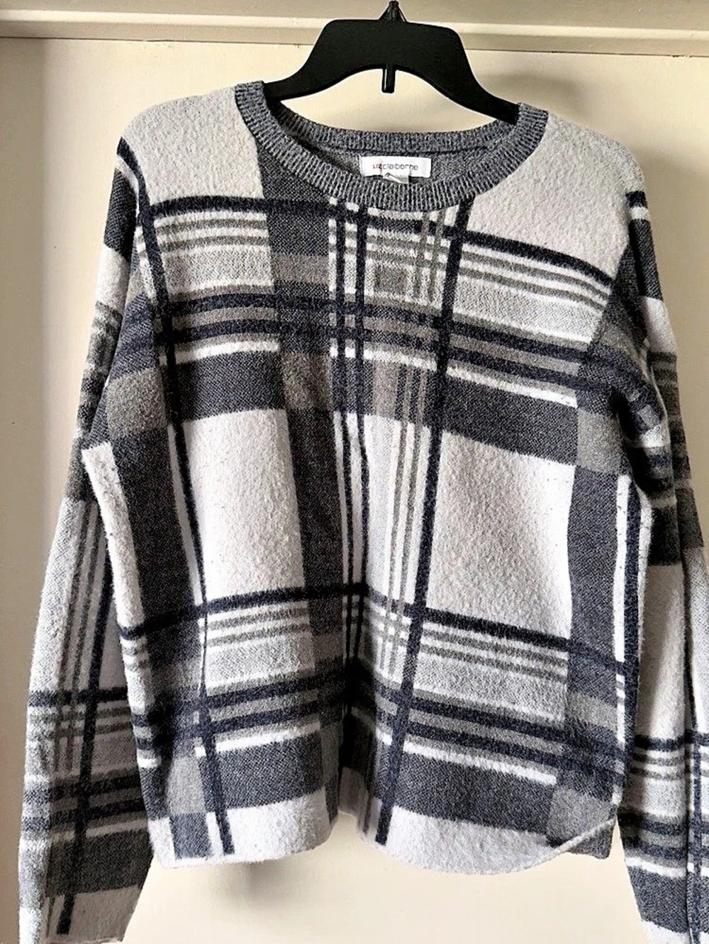 Liz Claiborne Plaid Sweater in Gray & White Size Medium